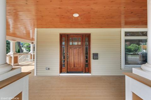 213 E Lincoln Ave, Wheaton, IL 60187 photo 2