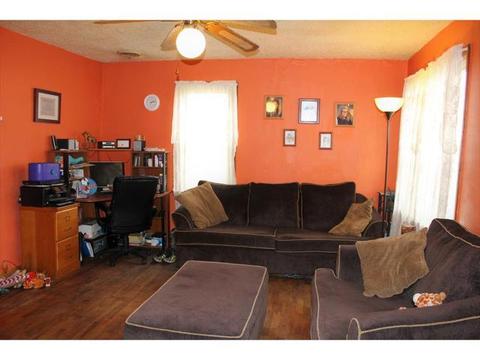 823 E Progress St, Arthur, IL 61911 photo 3