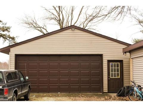 823 E Progress St, Arthur, IL 61911 photo 2