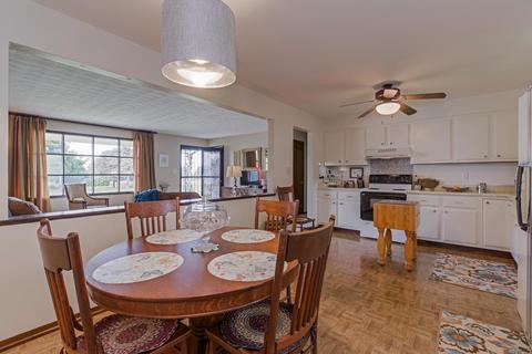 405 E Park St, Danvers, IL 61732 photo 4