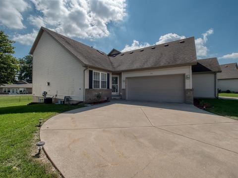 13 Ashling Ct, Bloomington, IL 61704 photo 2