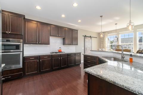 3679 Shaughnessy Dr, Elgin, IL 60124 photo 8