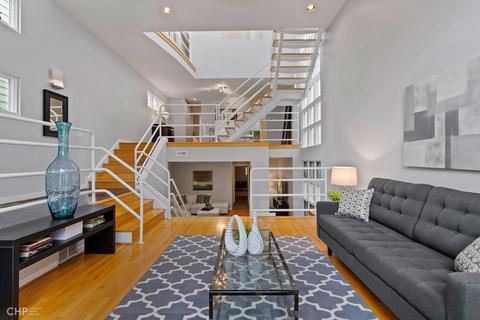 1305 N Damen Ave, Chicago, IL 60622 photo 2