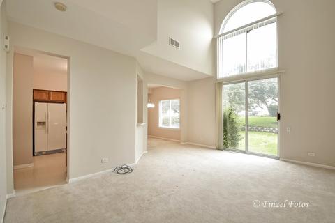 1537 Spaulding Rd, Bartlett, IL 60103 photo 2