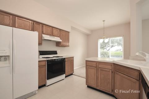 1537 Spaulding Rd, Bartlett, IL 60103 photo 4