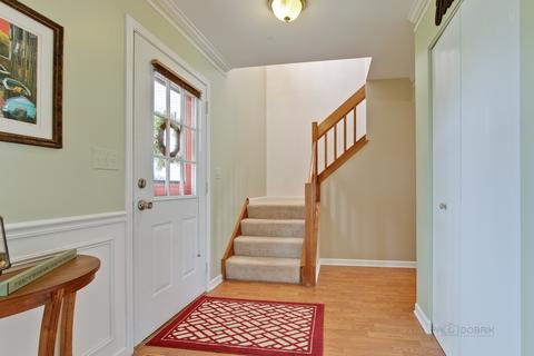 145 Dickens Trl, Elgin, IL 60120 photo 3