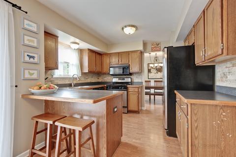 145 Dickens Trl, Elgin, IL 60120 photo 9