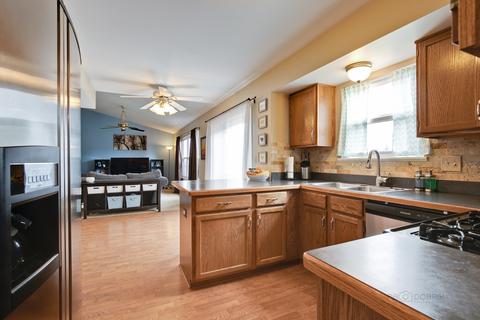 145 Dickens Trl, Elgin, IL 60120 photo 8