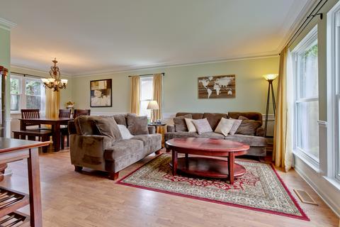 145 Dickens Trl, Elgin, IL 60120 photo 5