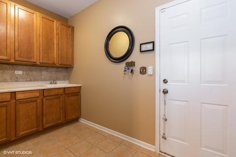 1407 Blume Dr, Elgin, IL 60124 photo 12
