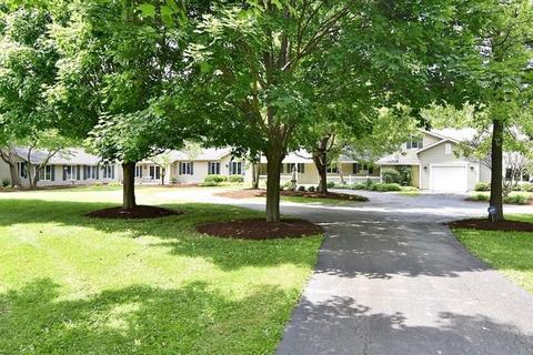 34 W102 White Thorne Rd, Wayne, IL 60184 photo 2