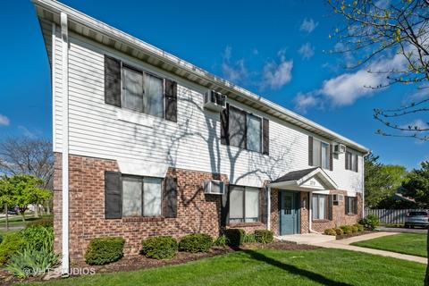 370 Echo Ln #2, Aurora, IL 60504 photo 1