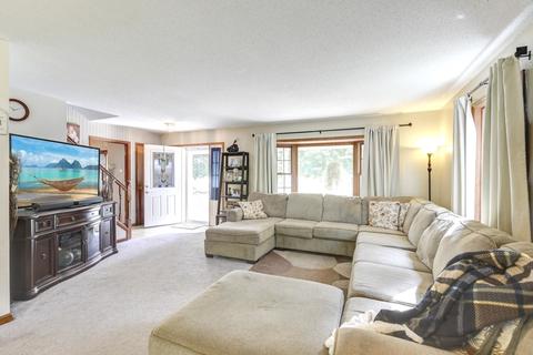 7775 Buttercup Rd, Weldon, IL 61882 photo 3