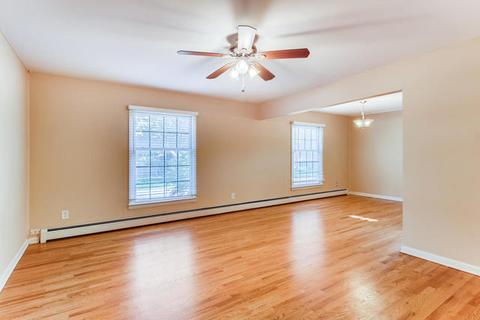 300 Hillcrest Dr, Algonquin, IL 60102 photo 3