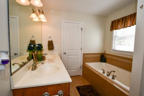 5011 Fleming Ln, Bloomington, IL 61705 photo 9