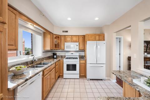 455 W Front St #503, Wheaton, IL 60187 photo 9