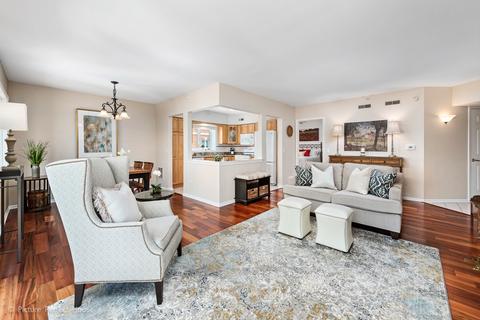 455 W Front St #503, Wheaton, IL 60187 photo 5