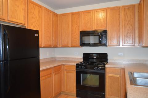 11 Millbrook Ct, Algonquin, IL 60102 photo 2