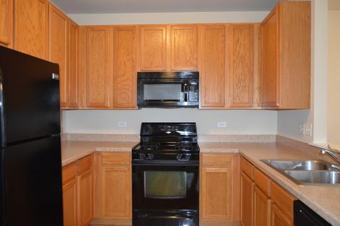 11 Millbrook Ct, Algonquin, IL 60102 photo 3