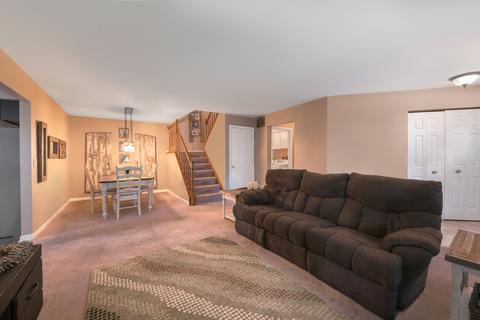 1145 Coldspring Rd, Elgin, IL 60120 photo 3