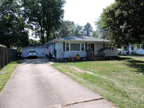 301 Adams St, Danforth, IL 60930 photo 2
