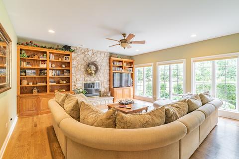 1014 Hudson Ct, Bartlett, IL 60103 photo 7