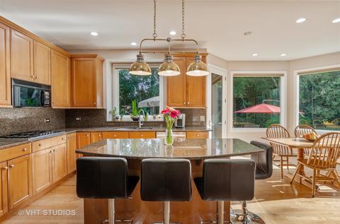 3473 Dauphine Ave, Northbrook, IL 60062 photo 9