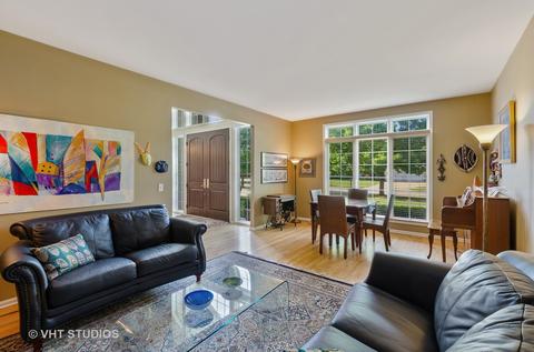 3473 Dauphine Ave, Northbrook, IL 60062 photo 3