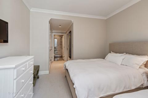 10 E Delaware Pl #14D, Chicago, IL 60611 photo 25