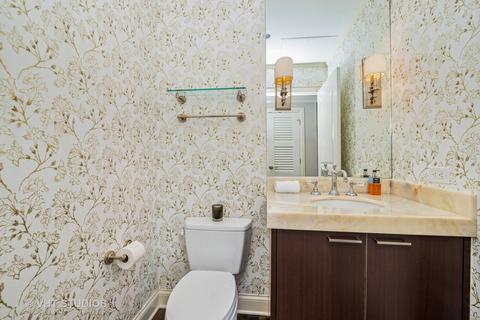 10 E Delaware Pl #14D, Chicago, IL 60611 photo 23