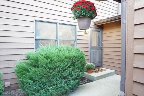 3208 Alethea Dr, Algonquin, IL 60102 photo 2