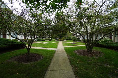 826 County Line Rd, Aurora, IL 60502 photo 3