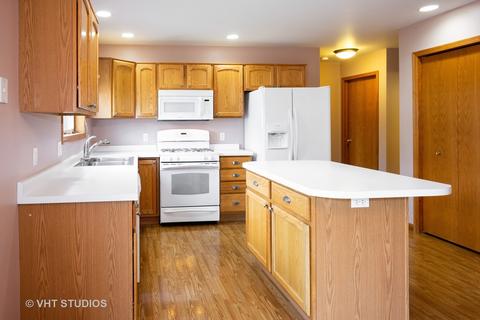 2607 Switch Grass Rd, Morris, IL 60450 photo 2