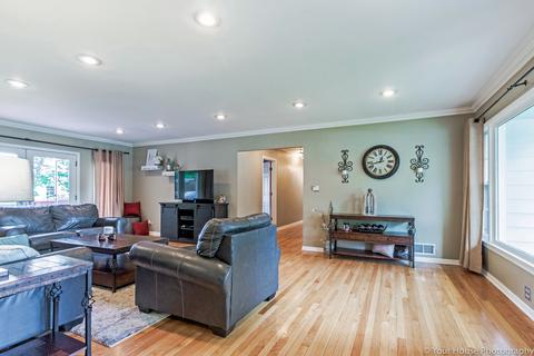 1323 S Sumner St, Wheaton, IL 60189 photo 11