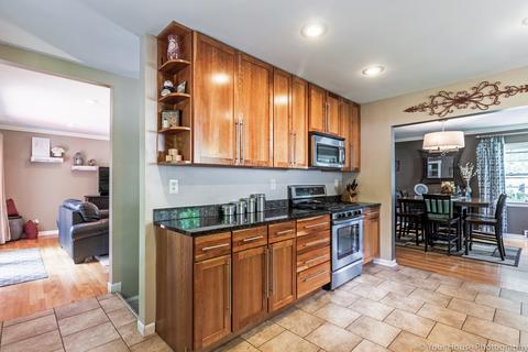 1323 S Sumner St, Wheaton, IL 60189 photo 7