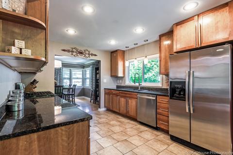 1323 S Sumner St, Wheaton, IL 60189 photo 5