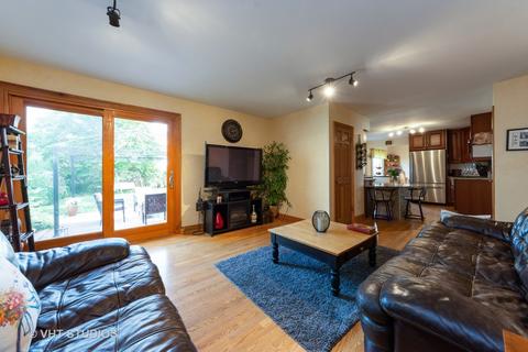1493 Webster Ln, Des Plaines, IL 60018 photo 9