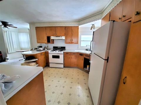 39 N Sunset Ave, Freeport, IL 61032 photo 2