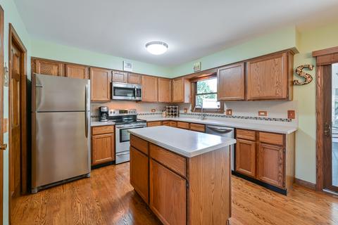 2035 Cromwell Dr, Wheaton, IL 60189 photo 11