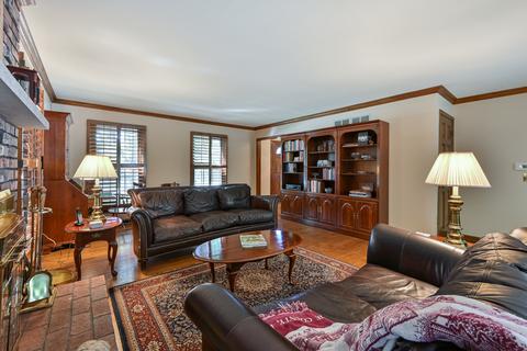 2035 Cromwell Dr, Wheaton, IL 60189 photo 9