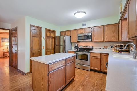 2035 Cromwell Dr, Wheaton, IL 60189 photo 12