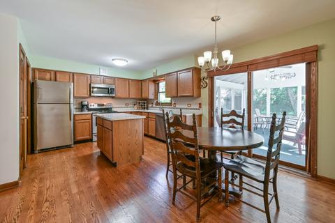 2035 Cromwell Dr, Wheaton, IL 60189 photo 10