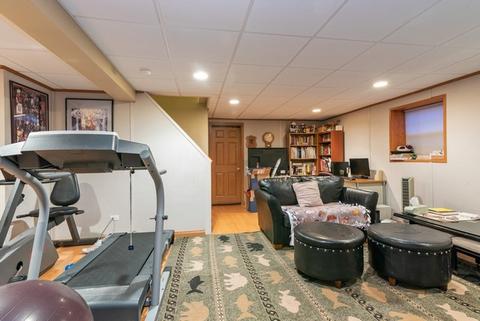 257 Fallbrook Ct, East Dundee, IL 60118 photo 9