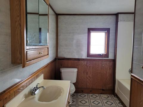 205 N Main St, Leaf River, IL 61047 photo 18