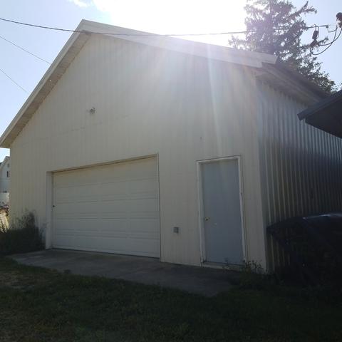 205 N Main St, Leaf River, IL 61047 photo 4