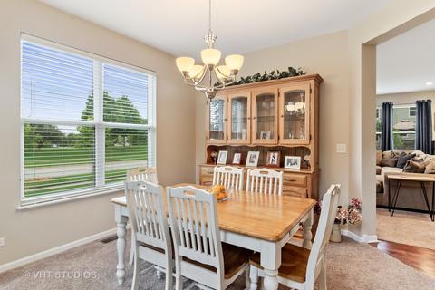 405 Comstock Dr, Elgin, IL 60124 photo 10