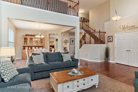 405 Comstock Dr, Elgin, IL 60124 photo 4