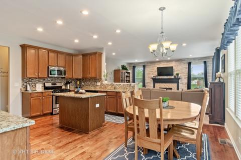 405 Comstock Dr, Elgin, IL 60124 photo 8