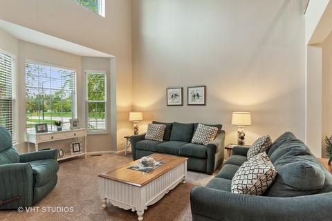 405 Comstock Dr, Elgin, IL 60124 photo 3