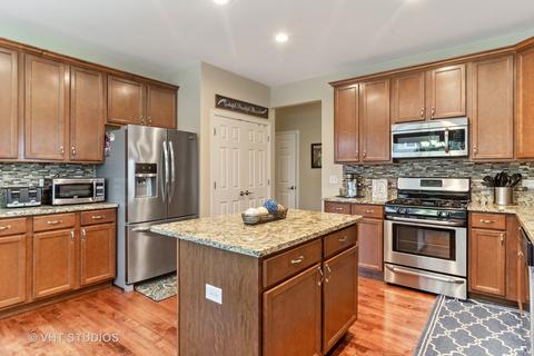 405 Comstock Dr, Elgin, IL 60124 photo 6